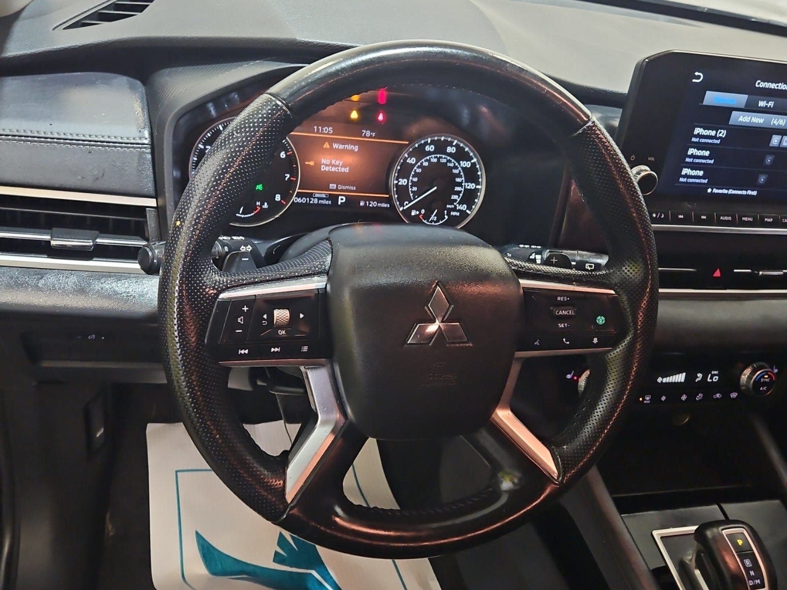 Used 2024 Mitsubishi Outlander SE Black Edition AWD/4WD image 10