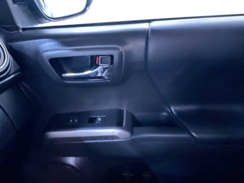 Used 2023 Toyota Tacoma Limited image 37