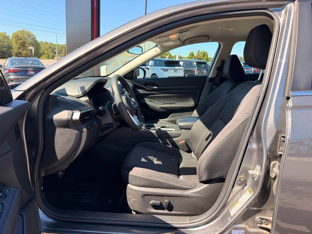 Used 2025 Nissan Altima 2.5 SV FWD image 20