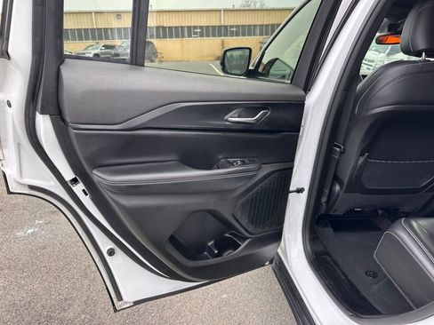 Used 2023 Jeep Grand Cherokee Altitude image 22