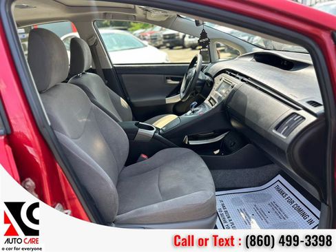 Used 2015 Toyota Prius Three image 9