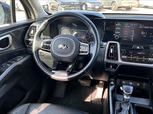 Used 2021 Kia Sorento S image 6