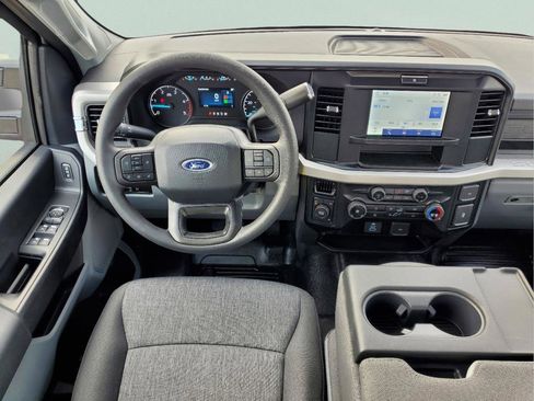 New 2025 Ford F250 XL w/ XL Chrome Package image 23