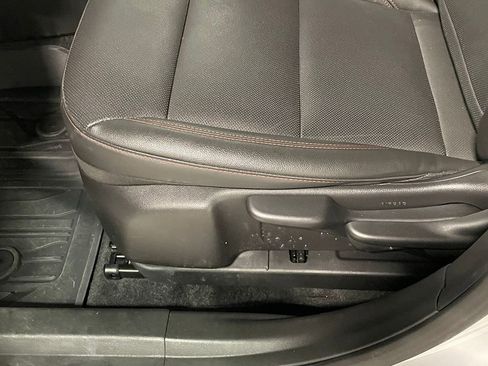 Used 2024 Chevrolet Trax RS image 22