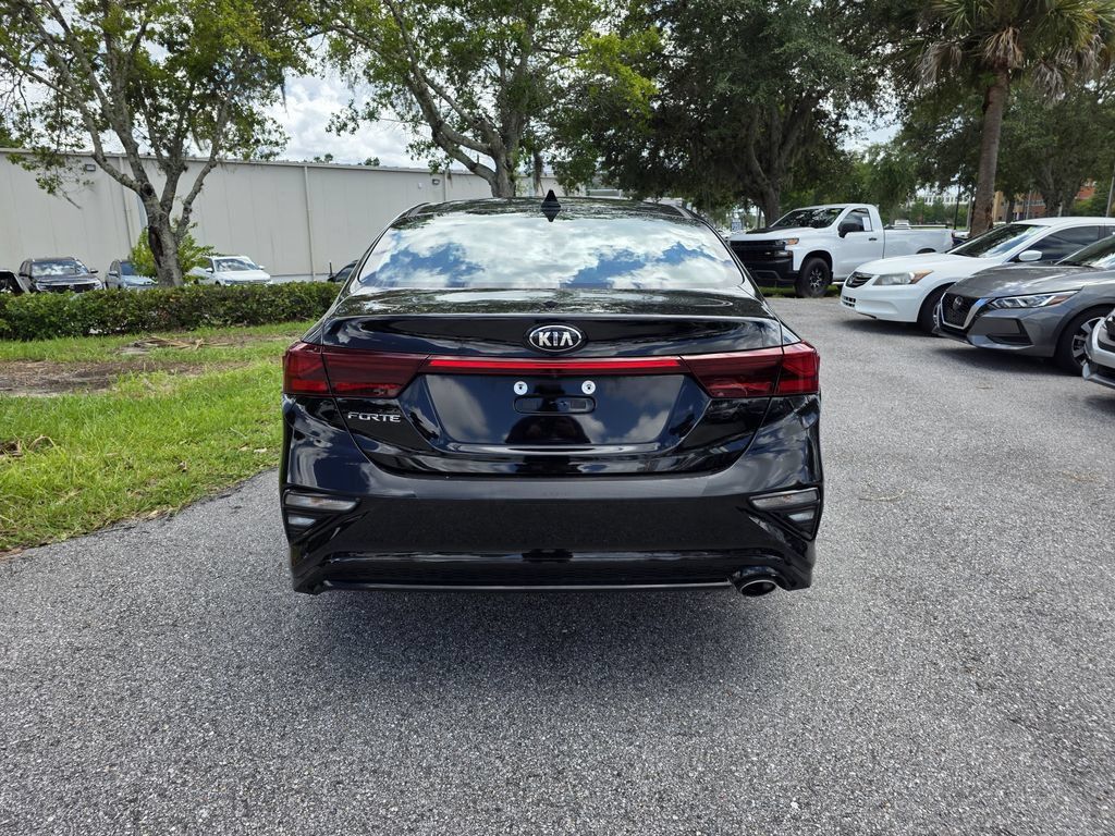 Used 2021 Kia Forte LXS FWD image 4