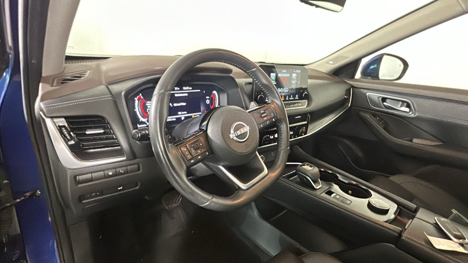 Used 2023 Nissan Rogue Platinum w/ Platinum Premium Package AWD/4WD image 16