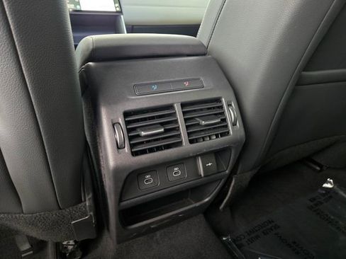 Used 2024 Land Rover Discovery Sport Dynamic SE AWD/4WD image 13