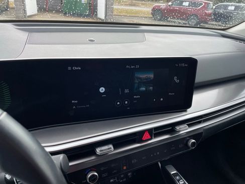 Used 2025 Kia Sorento S image 16