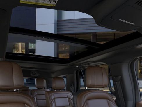 New 2026 Lincoln Navigator Reserve AWD/4WD image 24