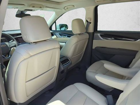Used 2024 Cadillac XT6 Premium Luxury FWD image 18