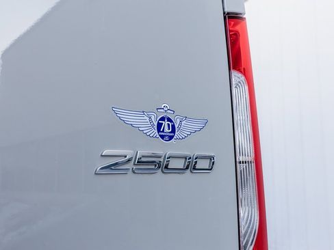 Used 2022 Mercedes-Benz Sprinter 2500 image 35
