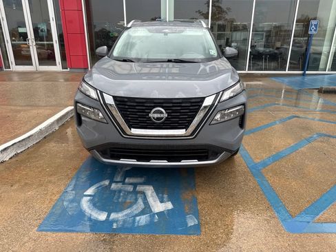 Used 2023 Nissan Rogue SL w/ SL Premium Package FWD image 2