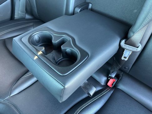 Used 2025 Jeep Compass Limited image 23