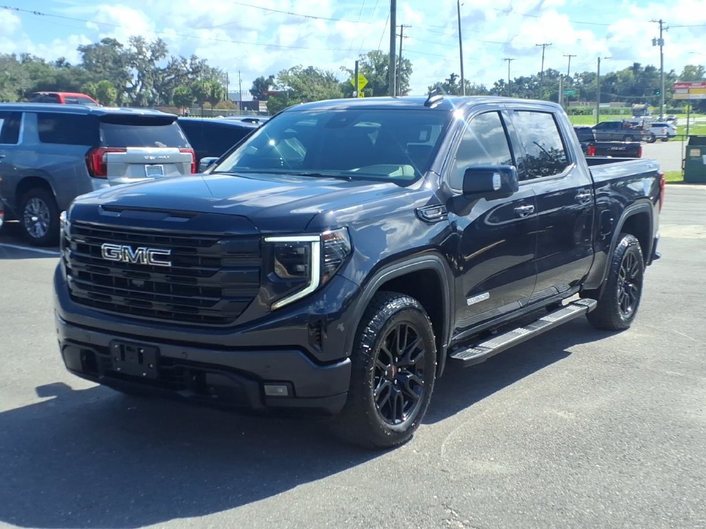 Used 2024 GMC Sierra 1500 Elevation w/ Elevation Premium Package AWD/4WD image 3