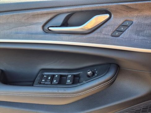 New 2025 Jeep Grand Cherokee L Limited AWD/4WD image 17