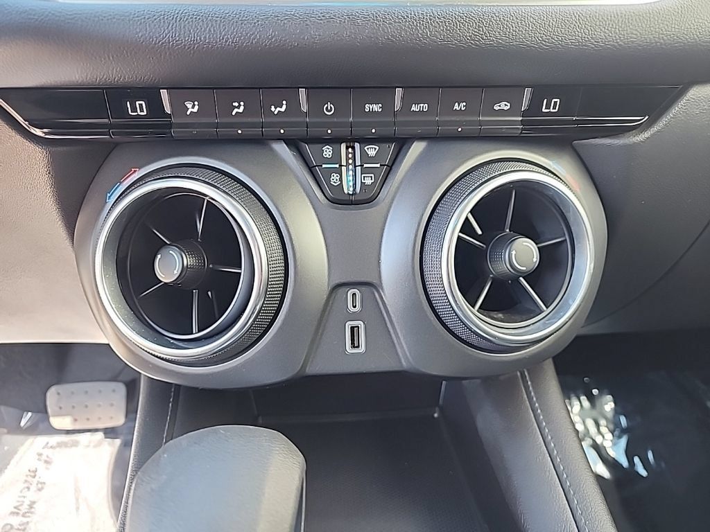 Used 2021 Chevrolet Blazer LT AWD/4WD image 17