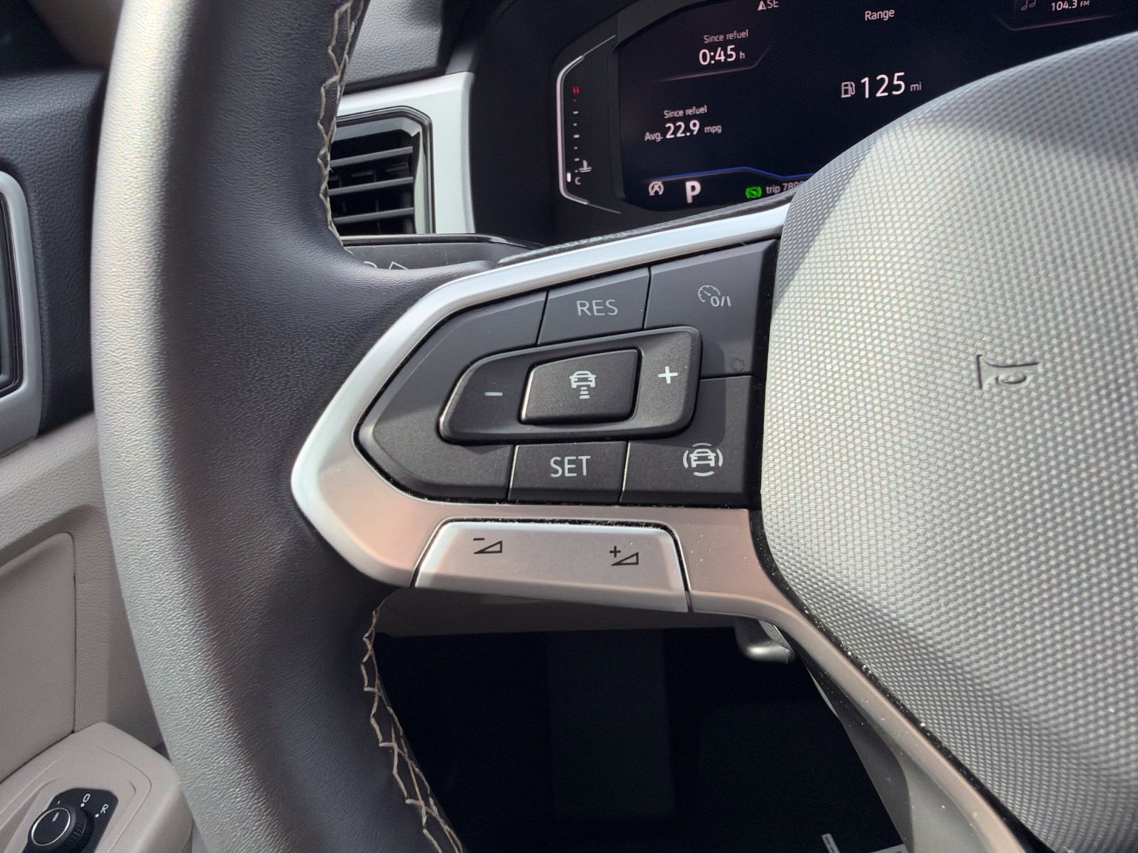 Used 2023 Volkswagen Atlas SE w/ Black Wheel Package FWD image 19
