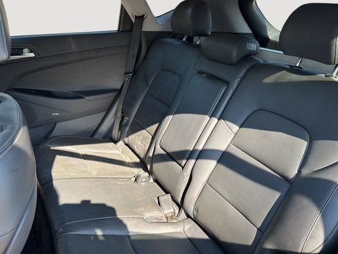 Used 2021 Hyundai Tucson Limited FWD image 18