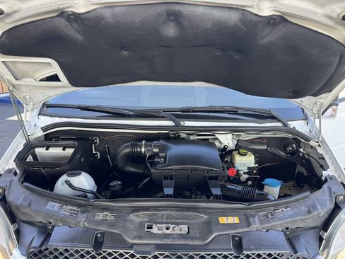 Used 2013 Mercedes-Benz Sprinter 2500 image 12