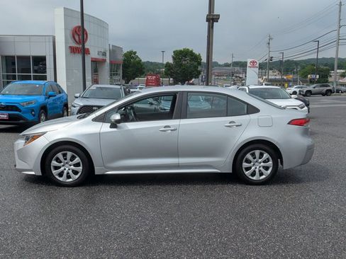 Used 2024 Toyota Corolla LE FWD image 9