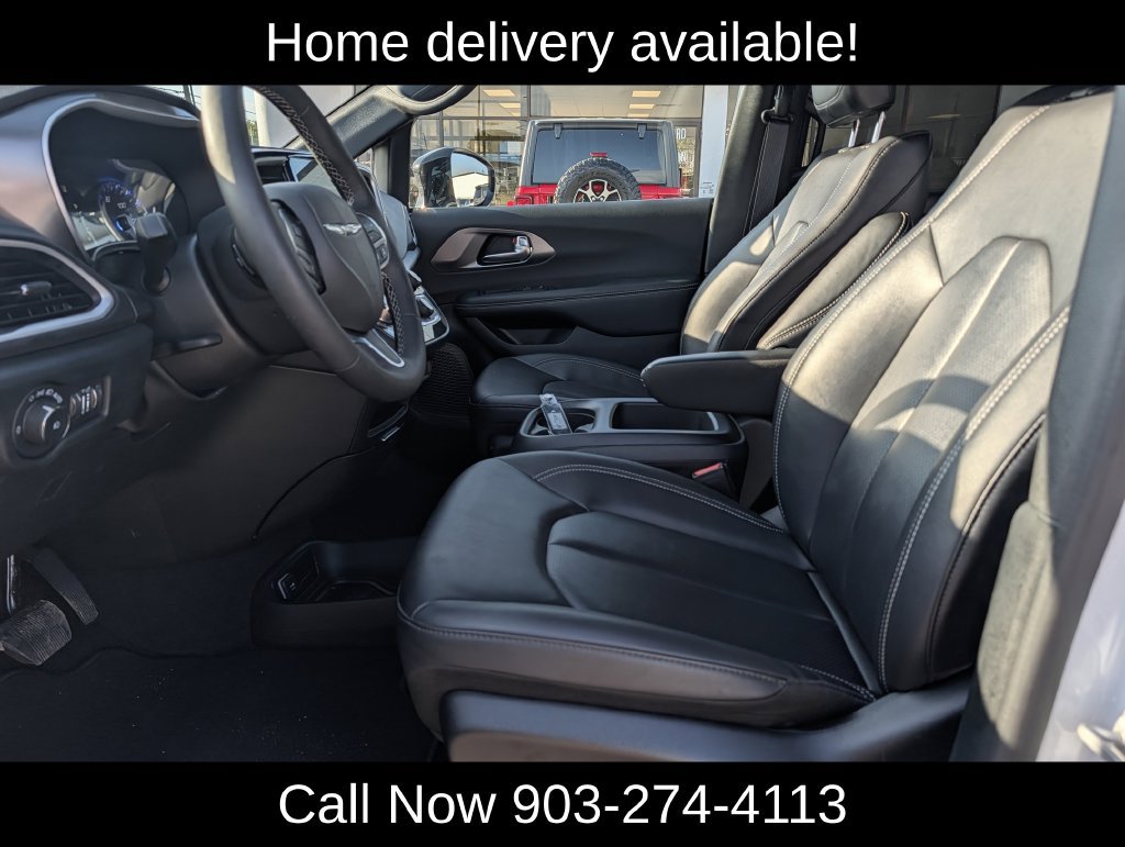 Used 2026 Chrysler Pacifica Select FWD image 28
