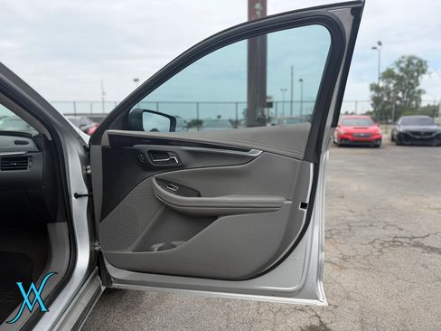 Used 2018 Chevrolet Impala LT w/ LT Convenience Package FWD image 19