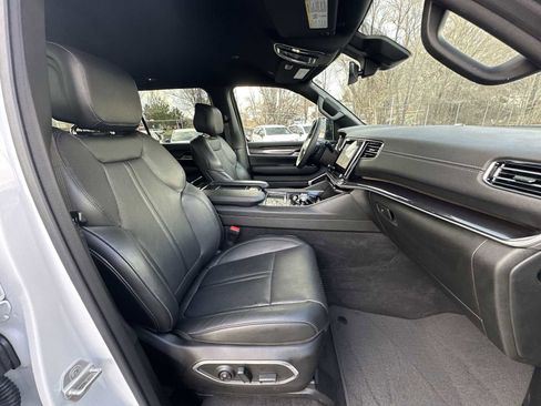 Used 2023 Jeep Wagoneer 4WD image 25