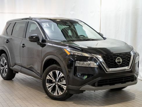 Used 2021 Nissan Rogue SV image 1
