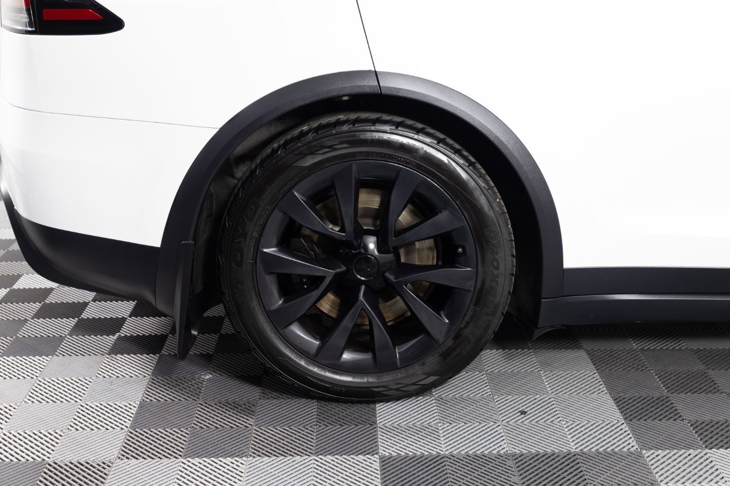 Used 2023 Tesla Model X AWD/4WD image 33
