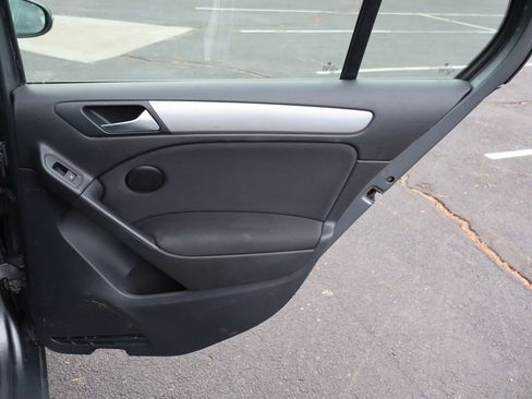 Used 2014 Volkswagen Golf 2.5L image 25