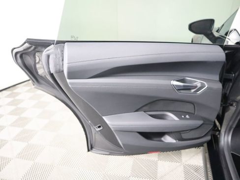 Used 2022 Audi e-tron GT Premium Plus w/ Performance Package image 27