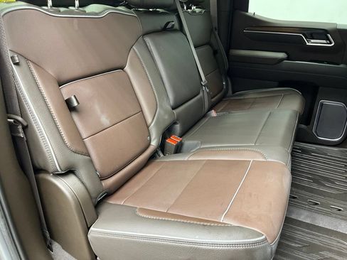 Used 2025 GMC Sierra 1500 Denali AWD/4WD image 18