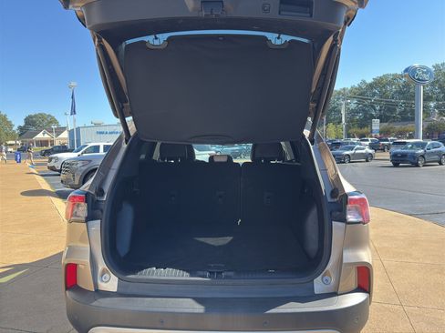 Used 2021 Ford Escape SEL image 9