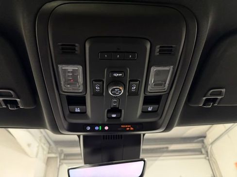 Used 2024 Chevrolet Tahoe High Country w/ Premium Package image 22