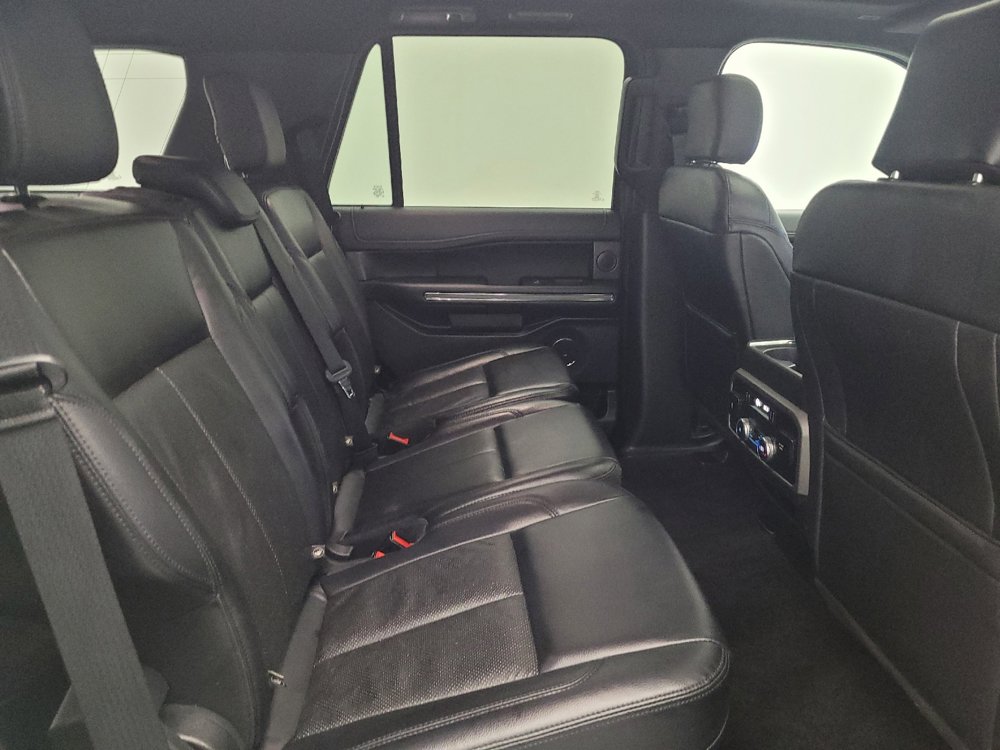 Used 2019 Ford Expedition XLT w/ Equipment Group 202A RWD image 19