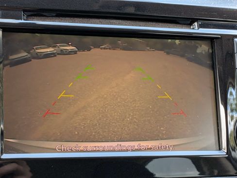 Used 2018 Nissan Rogue SV FWD image 22
