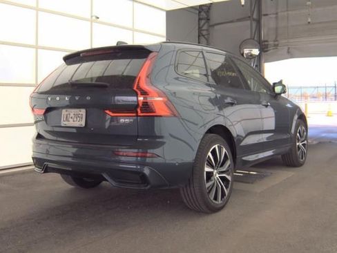 Used 2025 Volvo XC60 B5 Plus AWD/4WD image 3