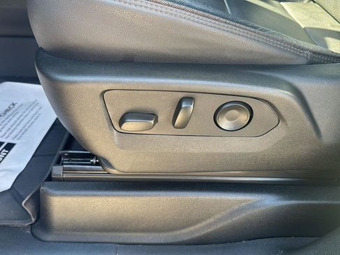 Used 2024 Chevrolet Tahoe High Country w/ Advanced Technology Package image 21