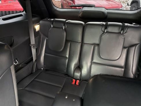 Used 2025 Ford Explorer ST image 18