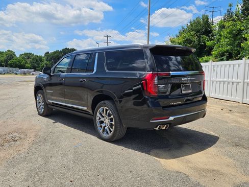New 2026 GMC Yukon XL Denali w/ Denali Reserve Package AWD/4WD image 3