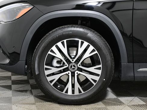 Used 2025 Mercedes-Benz GLA 250 4MATIC image 11