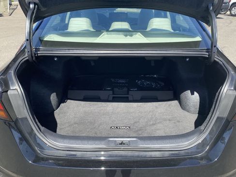 Used 2025 Nissan Altima 2.5 SL FWD image 24