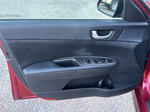 Used 2020 Kia Optima S image 18