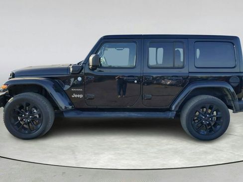 Used 2022 Jeep Wrangler Unlimited Sahara w/ Cold Weather Group image 4