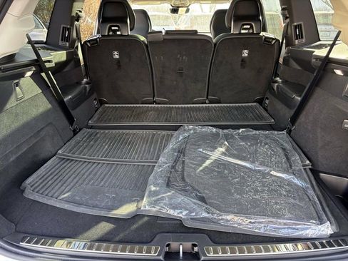 Used 2024 Volvo XC90 B6 Plus image 9