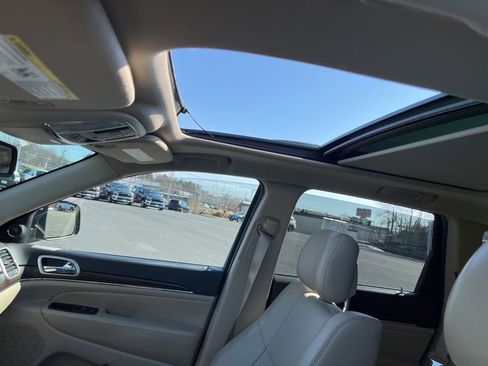 Used 2014 Jeep Grand Cherokee Limited w/ Luxury Group II image 13