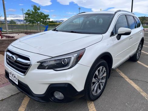 Used 2018 Subaru Outback 3.6R Touring w/ Popular Package #3 AWD/4WD image 1