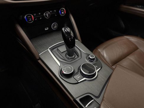 Used 2018 Alfa Romeo Stelvio Ti image 21