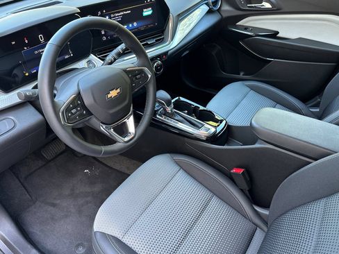 Used 2026 Chevrolet Trax LT w/ LT Convenience Package FWD image 10
