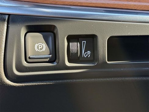 Used 2021 Cadillac XT5 Premium Luxury image 25